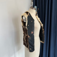 Charger l'image dans la galerie, Veste sans manches vintage en fourrure
