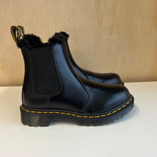 Charger l'image dans la galerie, Bottes Dr Martens Leonore - Les Mal-Aimés ❤️🩹