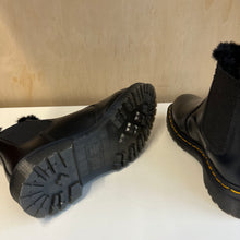 Charger l'image dans la galerie, Bottes Dr Martens Leonore - Les Mal-Aimés ❤️🩹