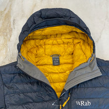 Charger l'image dans la galerie, Manteau pour homme Rab Microlight Alpine - Les Mal-Aimés ❤️🩹