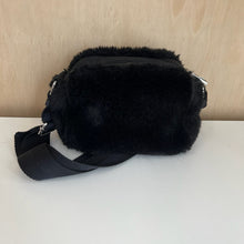 Charger l'image dans la galerie, Sac bandoulière fausse fourrure Bimba Y Lola