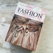 Charger l'image dans la galerie, Livres Taschen Fashion : A history from the 18th to the 20th Century.