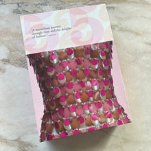 Charger l'image dans la galerie, Livres Taschen Fashion : A history from the 18th to the 20th Century.