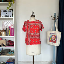 Charger l'image dans la galerie, Chandail à manches courtes bandana Mamouchka