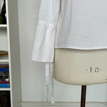 Charger l'image dans la galerie, Blouse blanche avec boucles Dalia