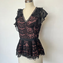 Charger l'image dans la galerie, Blouse noire et rose Adelyn Rae