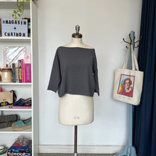 Charger l'image dans la galerie, Chandail gris Sarah Pacini