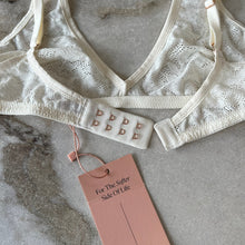 Charger l'image dans la galerie, Soutien-gorge plongeant en dentelle recyclée Eberjey