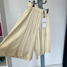 Charger l'image dans la galerie, Shorts écru (nude)