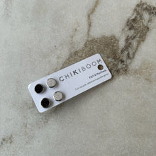 Charger l'image dans la galerie, Duo de boucles d'oreilles inox cuir brun et blanc Chikiboom