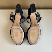 Charger l'image dans la galerie, Sandales à talon en suède bleu Jimmy Choo