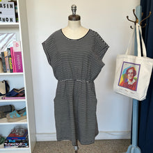 Charger l'image dans la galerie, Robe lignée en jersey Molly Bracken