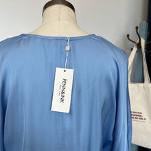 Charger l'image dans la galerie, Blouse col en V Penn&Ink