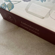 Charger l'image dans la galerie, Ensemble de broderie sac fourre-tout Baltic Club