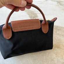 Charger l'image dans la galerie, Étui cosmétique Le Pliage avec rabat Longchamp