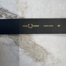 Charger l'image dans la galerie, Ceinture en cuir Fred Perry