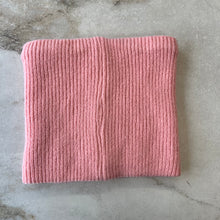 Charger l'image dans la galerie, Cache-cou mi-saison tricot pour enfants Deux par Deux rose