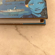 Charger l'image dans la galerie, Livre Taschen's Berlin Hotels Restaurants & Shops par Gio Moretti