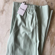 Charger l'image dans la galerie, Pantalon faux cuir (nude)