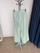 Charger l'image dans la galerie, Pantalon faux cuir (nude)