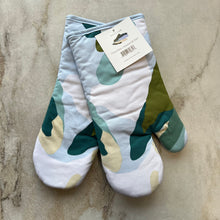 Charger l'image dans la galerie, Paire de mitaines de four Baltic Club