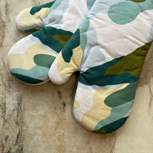 Charger l'image dans la galerie, Paire de mitaines de four Baltic Club