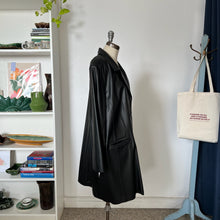 Charger l'image dans la galerie, Manteau en cuir Lavoie Morin cuir et fourrures