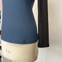 Charger l'image dans la galerie, Chandail 4 couleurs Dinh Ba Design Amor Blue