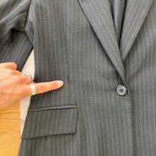 Charger l'image dans la galerie, Veston vintage ligné Holt Renfrew