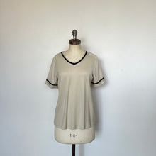 Charger l'image dans la galerie, Chandail col en V Hanro