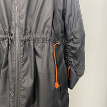 Charger l&#39;image dans la galerie, Manteau imperméable Kanuk
