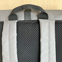 Charger l'image dans la galerie, Sac à dos Rolltop Rucksack Rains - Les Mal-Aimés ❤️‍🩹
