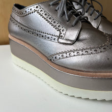 Charger l&#39;image dans la galerie, Chaussures L&#39;intervalle
