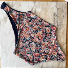 Charger l'image dans la galerie, Maillot de bain deux pièces réversible Rose Buddha
