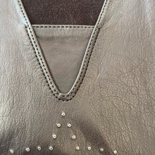 Charger l&#39;image dans la galerie, Robe en cuir vintage brune avec étoiles
