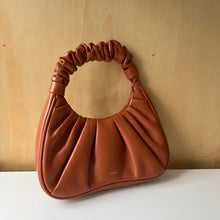 Charger l&#39;image dans la galerie, Sac à main JW PEI
