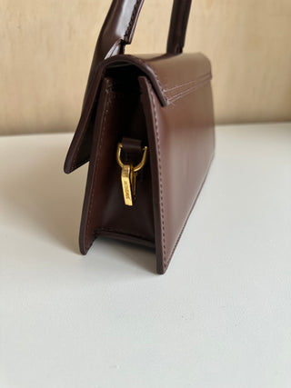 Sac à bandoulière long Chiquito brun Jacquemus - Les Mal-Aimés ❤️‍🩹