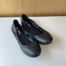 Charger l&#39;image dans la galerie, Ballerines BCBG Maxazria
