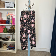 Charger l'image dans la galerie, Pantalon en soie à fleurs rose et brune Laura Urbinati
