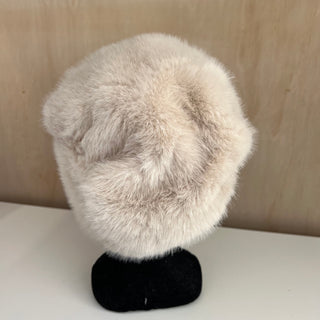 Chapeau en fausse fourrure beige