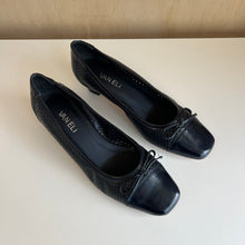 Charger l'image dans la galerie, Chaussures à talon avec boucle Vaneli
