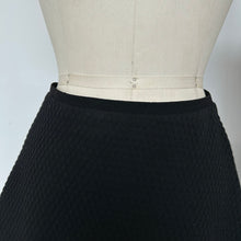 Charger l'image dans la galerie, Jupe noire Nadya Toto
