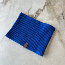 Charger l'image dans la galerie, Cache-cou mi-saison tricot bleu Deux par Deux
