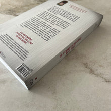 Charger l&#39;image dans la galerie, Livre La femme de ménage voit tout Freida McFadden
