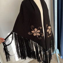 Charger l'image dans la galerie, Châle Güler Triko
