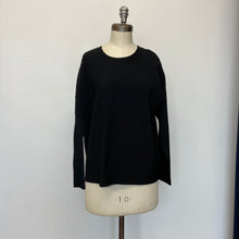 Charger l&#39;image dans la galerie, Chandail Homme Plissé de Issey Miyake
