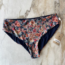 Charger l'image dans la galerie, Bas de bikini réversible Rose Buddha
