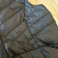Charger l'image dans la galerie, Manteau long sans manches en duvet Indyeva
