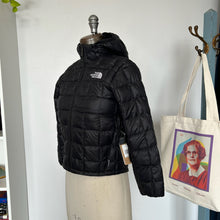 Charger l'image dans la galerie, Manteau à capuchon ThermoBall The North Face
