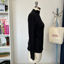 Charger l'image dans la galerie, Chandail à col montant Marigold par Marilyne Baril
